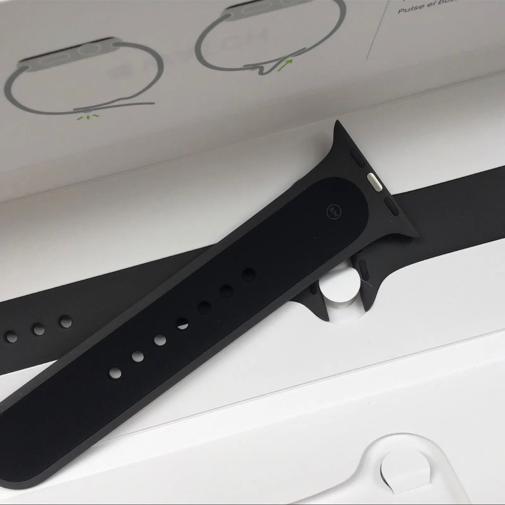 Apple watch “Watch” edition sport band